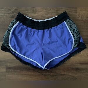 Lululemon Hotty Hot Women’s Shorts, size 6